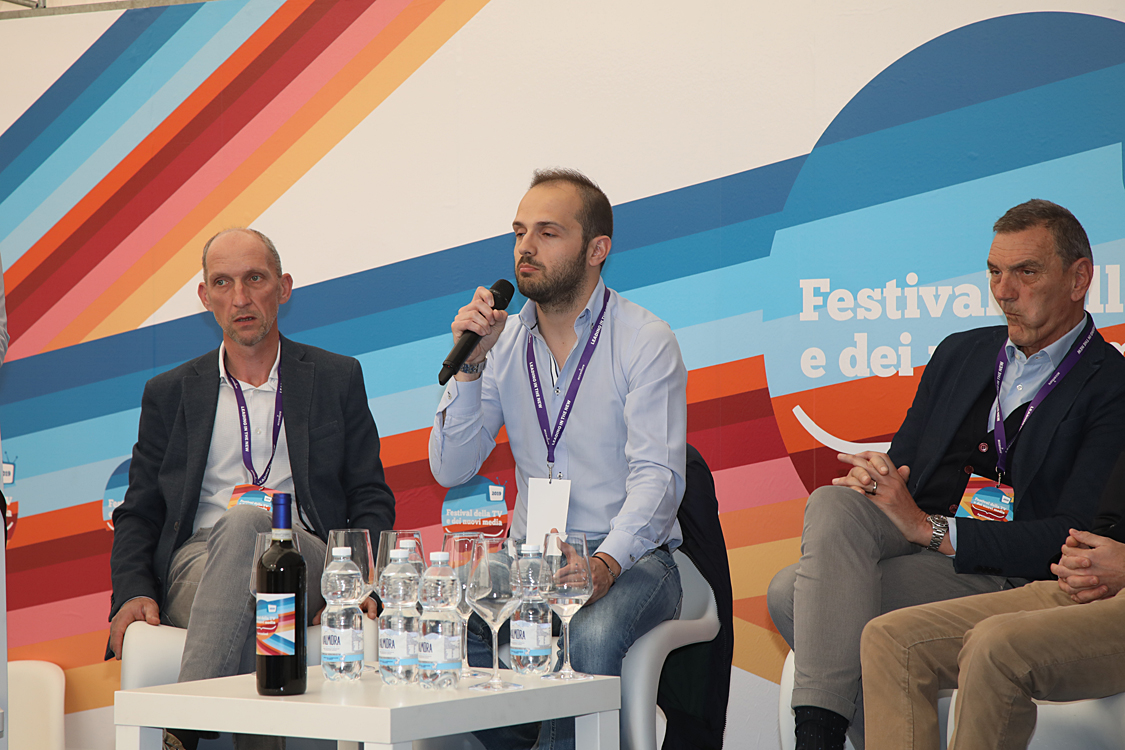 Festival della TV e dei Nuovi Media 2019_310.jpg - Come cambiare la percezione del Dolcetto nell'anno del Dolcetto, e non solo Un vino che corre il rischio di essere dimenticato nel circuito della comunicazione enoica impegnata su altri argomenti.  Come  uscire dall’impasse? Nicola Chionetti, Sara Mazzocchi, Simone Roveda con Erika Mantovan